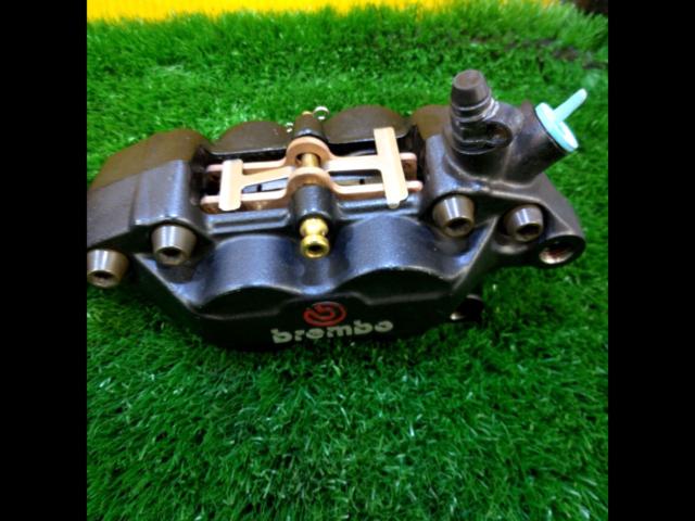 Brembo
4POT
Caliper
40mm