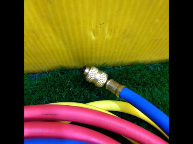 ASTRO
PRODUCTS
CFC-12
Manifold gauge