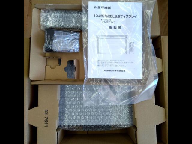 TOYOTA genuine
Organic displays
Rear seat
V13T-R72R
(08630-00052-C0) + Fitting Kit (08632-28070-C0)