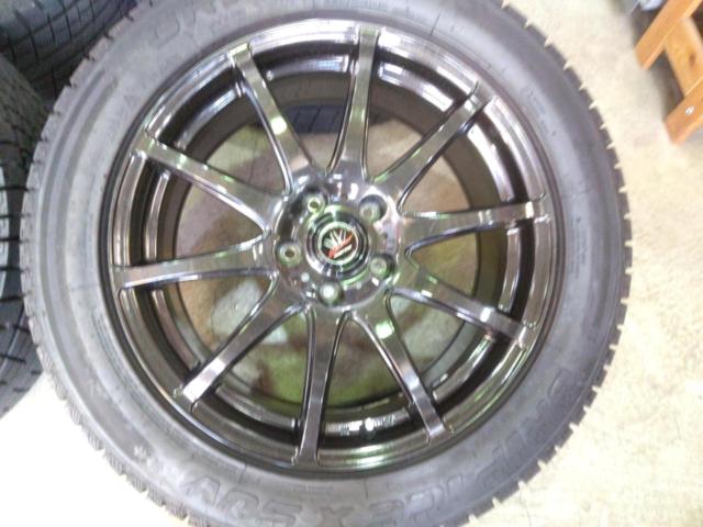 BADX 632
LOXARNY (Rokusani)
Hui - Le
+ GRIPMAX
ICE
X
SUV