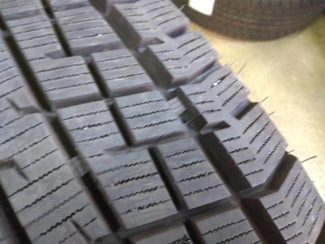 BADX 632
LOXARNY (Rokusani)
Hui - Le
+ GRIPMAX
ICE
X
SUV