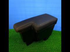 【ヤリス】メーカー不明 アームレスト