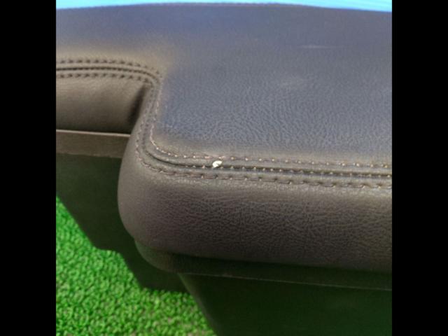 【ヤリス】メーカー不明 アームレスト