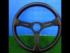 Displayed in the showcase: 370Φ NARDI
Classic
Leather steering wheel
