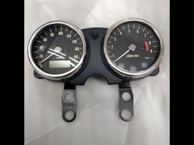 Kawasaki W400
Genuine meter / 25031-0115 Excellent condition