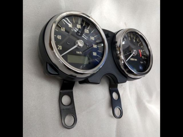 Kawasaki W400
Genuine meter / 25031-0115 Excellent condition