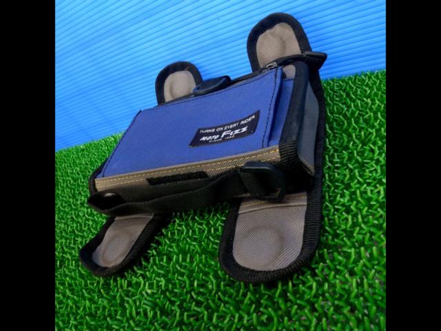 General-purpose/magnetic attachment type MOTO
FIZZ (Motofizu)
A coin case is convenient for touring at high speeds!!