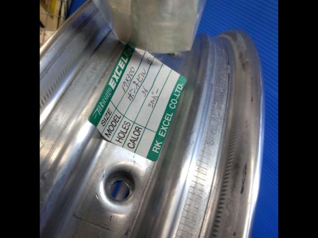 TRIUMPH
Triumph
Bonneville T100 EXCEL
Aluminum rim for rear
17×3.00