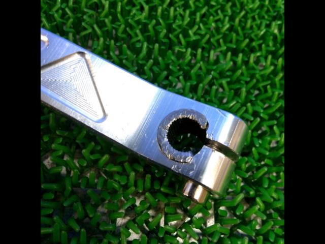 [Generic] manufacturer unknown
Aluminum shift pedal hole center to peg center distance: 130mm