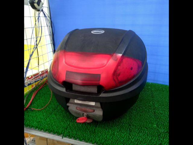 DYTONA (Daytona) / GIVI (ENT)
Mono lock case
E300N2B/61302 capacity 30L
#TopCase
#BOX
#box