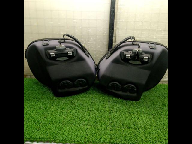 GIVI
ST604
Multi
lock
Side bag
Left and right 1 set
22L