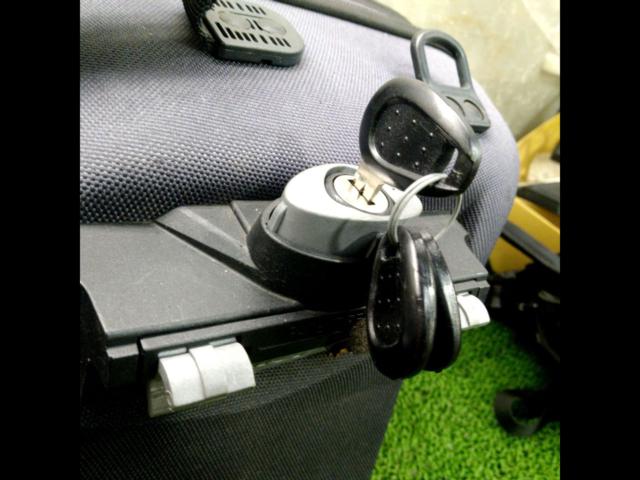 GIVI
ST604
Multi
lock
Side bag
Left and right 1 set
22L