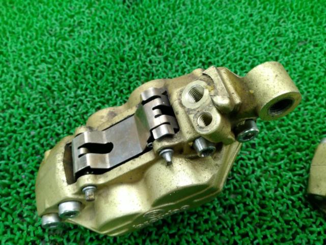 YAMAHA
Made Brembo
Genuine front caliper for XJR1200R/1994 model