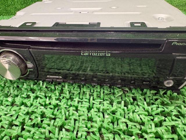 carrozzeria
DEH-580
Subwoofer can be used.