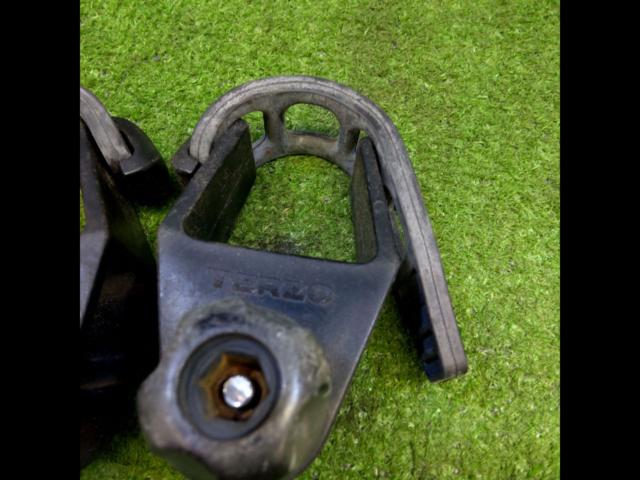 TERZO
Ski / Must Holder
2 pieces