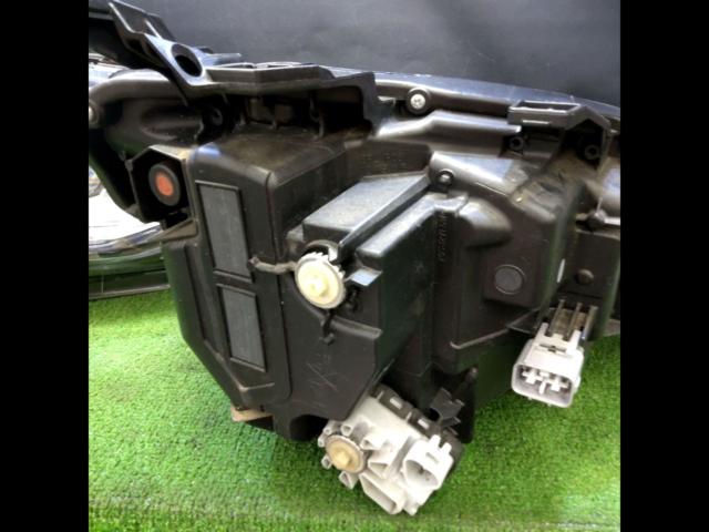 BRZ/ZC6/late SUBARU
Genuine headlight