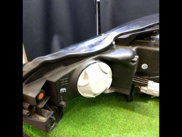 BRZ/ZC6/late SUBARU
Genuine headlight