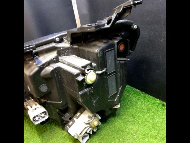 BRZ/ZC6/late SUBARU
Genuine headlight