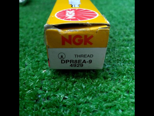 NGK
Spark plug
DPR8EA-9
