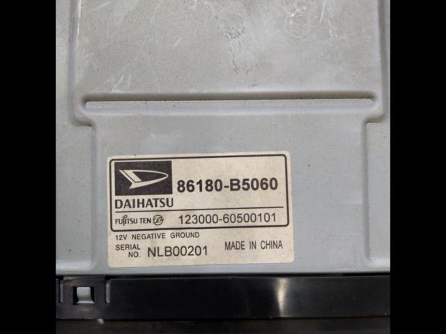 DAIHATSU genuine
CD tuner
86180-B5060
