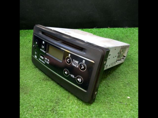 DAIHATSU genuine
CD tuner
86180-B5060