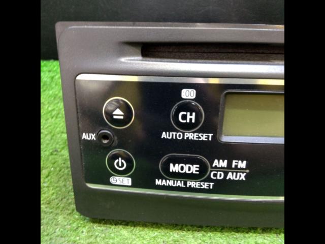 DAIHATSU genuine
CD tuner
86180-B5060