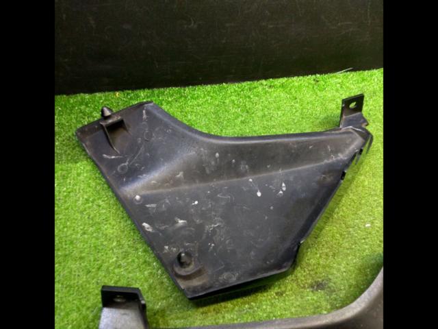 KAWASAKI
Genuine side cover
ZRX400 (ZR400E)