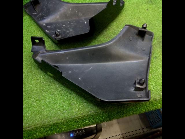 KAWASAKI
Genuine side cover
ZRX400 (ZR400E)