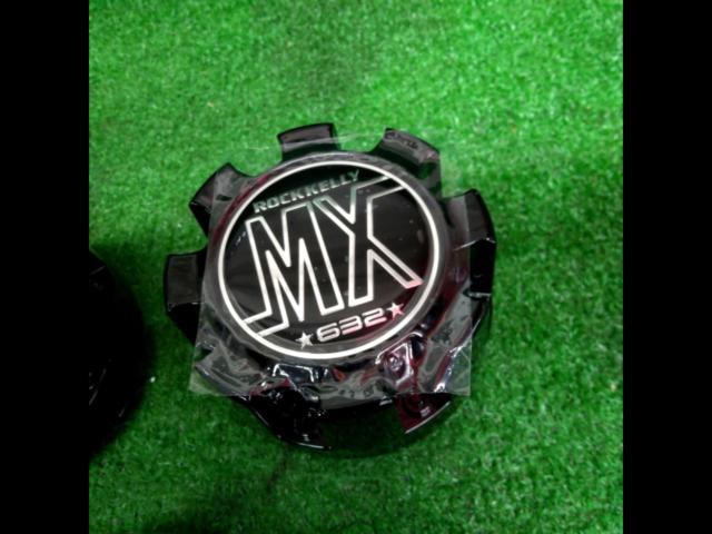 BADX
ROCK
KELLY
Wheel center caps (3 pieces only)