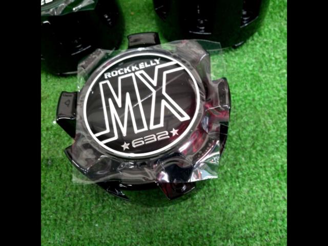 BADX
ROCK
KELLY
Wheel center caps (3 pieces only)