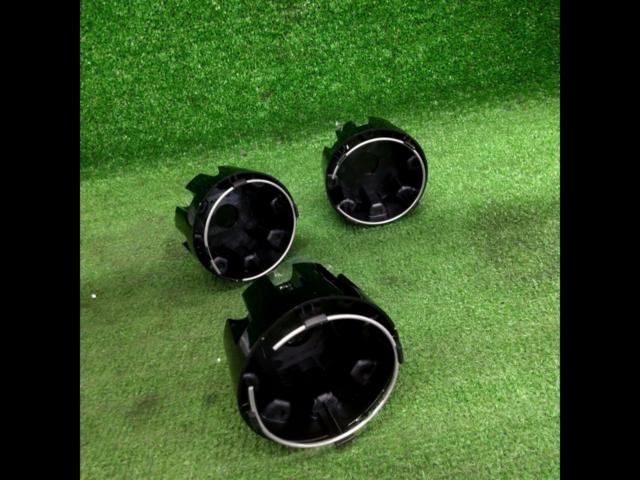 BADX
ROCK
KELLY
Wheel center caps (3 pieces only)