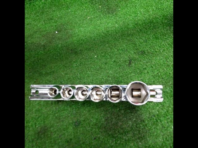 Unknown Manufacturer
Set of 6 x 3/8\" sockets