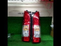 Toyota
200 series
Hiace
Type 4 ~
Genuine tail lamp