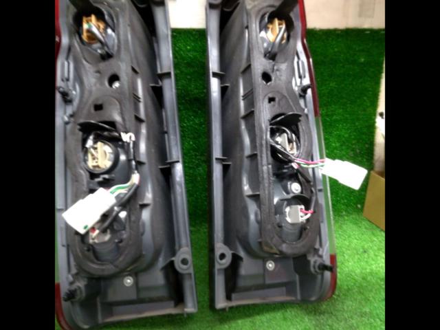 Toyota
200 series
Hiace
Type 4 ~
Genuine tail lamp