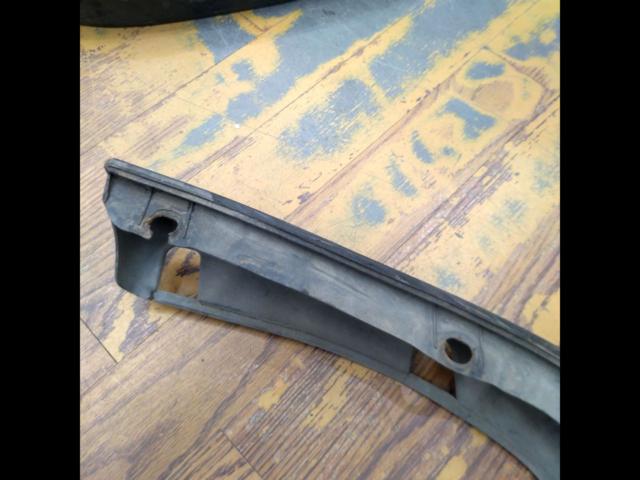 Honda
NSX / NA1 / NA2
Genuine lip spoiler *Crack in mounting hole