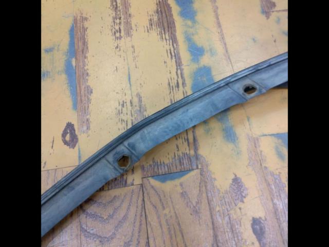 Honda
NSX / NA1 / NA2
Genuine lip spoiler *Crack in mounting hole