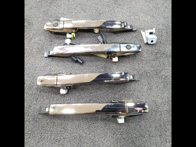 N-ONE
Genuine
Door handle
plating