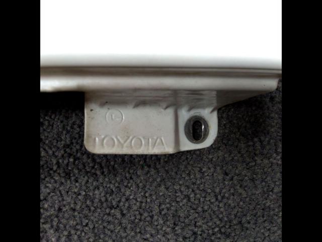 200 series
Hiace
Genuine
Corner fender
Passenger side