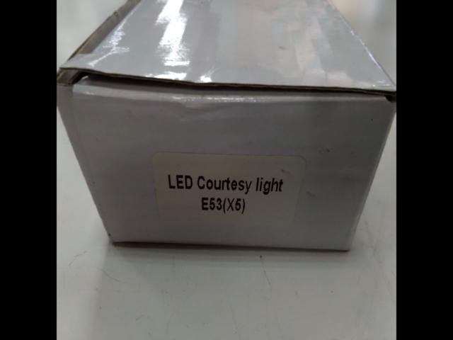 BMW
X5
Unknown Manufacturer
LED
Courtesy light