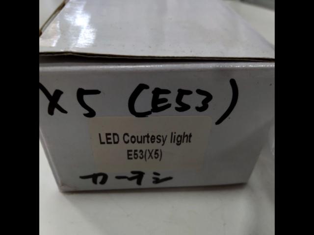 BMW
X5
Unknown Manufacturer
LED
Courtesy light