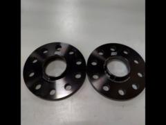 [114.3-5H
12.5 mm
Φ60
iiD for bolt-on vehicles
Hub ring
Integrated spacer
Two