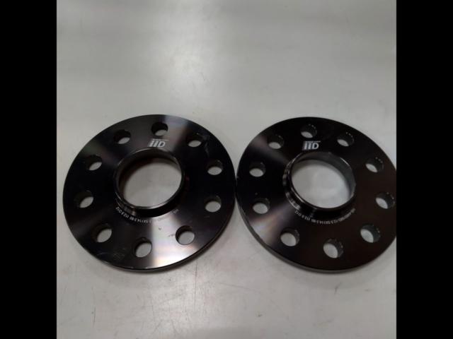 [114.3-5H
12.5 mm
Φ60
iiD for bolt-on vehicles
Hub ring
Integrated spacer
Two