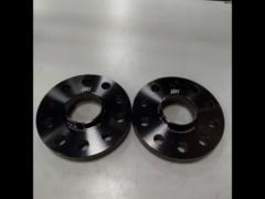 [114.3-5H
20 mm
Φ60
iiD for bolt-on vehicles
Hub ring
Integrated spacer
Two