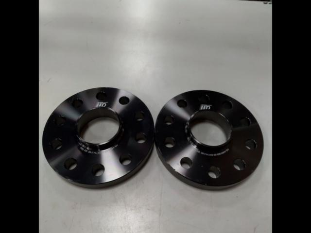 [114.3-5H
20 mm
Φ60
iiD for bolt-on vehicles
Hub ring
Integrated spacer
Two