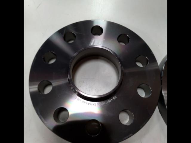 [114.3-5H
20 mm
Φ60
iiD for bolt-on vehicles
Hub ring
Integrated spacer
Two