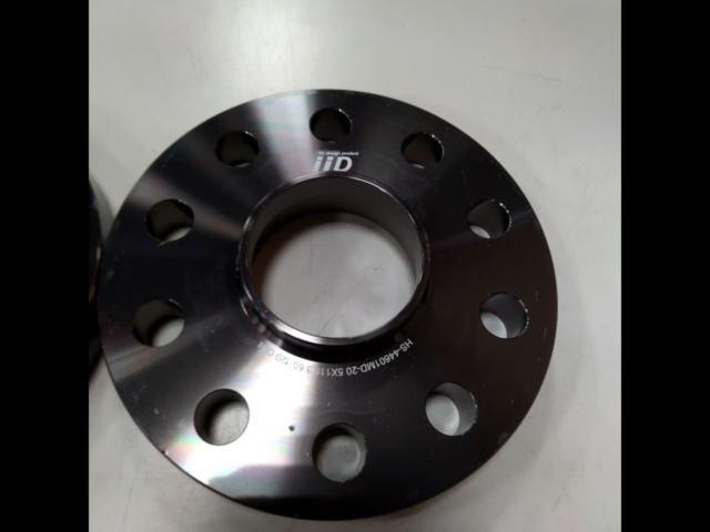 [114.3-5H
20 mm
Φ60
iiD for bolt-on vehicles
Hub ring
Integrated spacer
Two