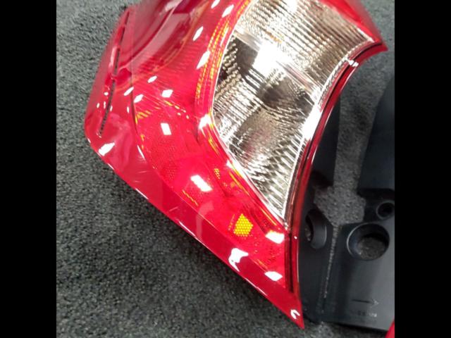 NISSAN
Notes / E12
Previous period
Genuine tail lens
Right and left