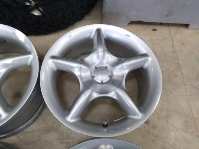 Infinite
N96RG
5-spoke wheel