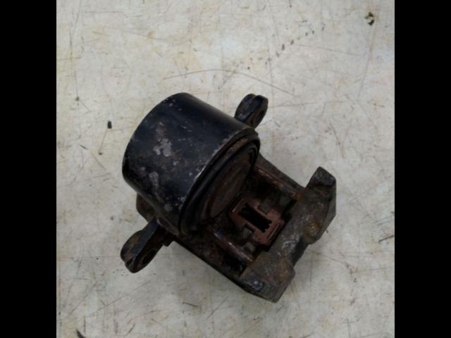 KAWASAKI
GPZ400
Genuine
front
Caliper