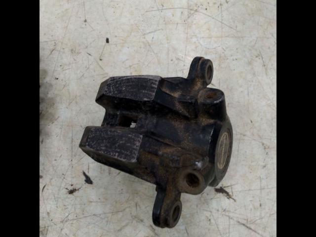 KAWASAKI
GPZ400
Genuine
front
Caliper